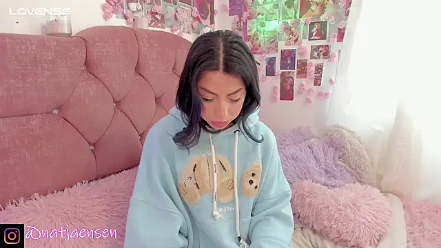 Snapshot of natalie_jaensen chatting on 03-14-25, 01:46 natalie jaensen online show from 03-14-25, 01:46