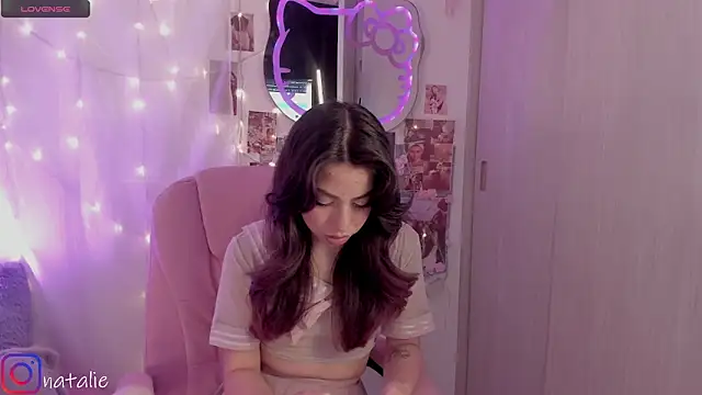Snapshot of natalie_jaensen chatting on 10-17-25, 09:28 natalie jaensen online show from 10-17-25, 09:28