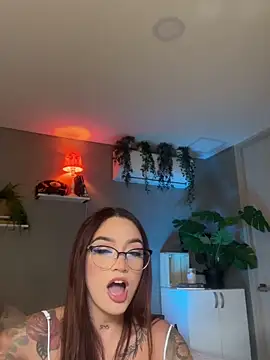Snapshot of DaniDusan_ chatting on 10-02-25, 07:32 DaniDusan  online show from 10-02-25, 07:32