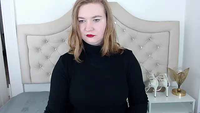 LaraDream online show from 01-02-25, 05:29