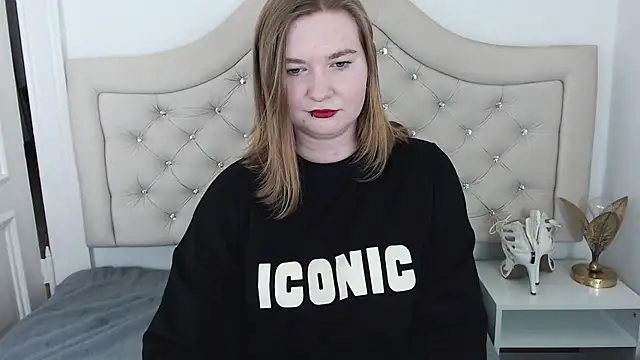 LaraDream online show from 01-14-25, 10:23