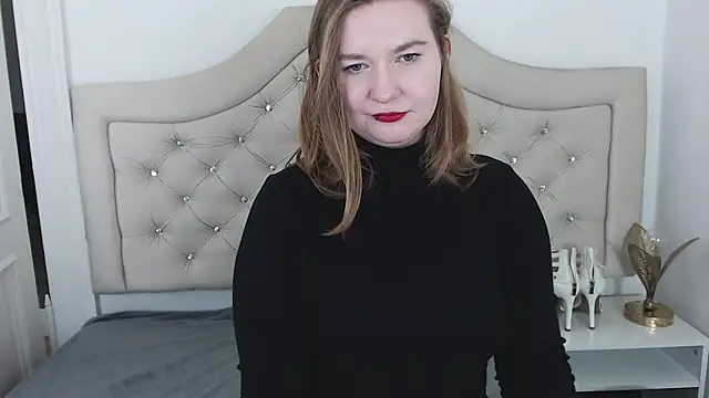 LaraDream online show from 01-18-25, 02:58