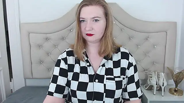 LaraDream online show from 01-24-25, 09:15