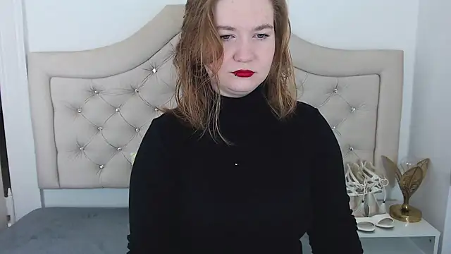 LaraDream online show from 01-28-25, 07:42