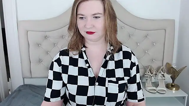 LaraDream online show from 02-05-25, 09:07