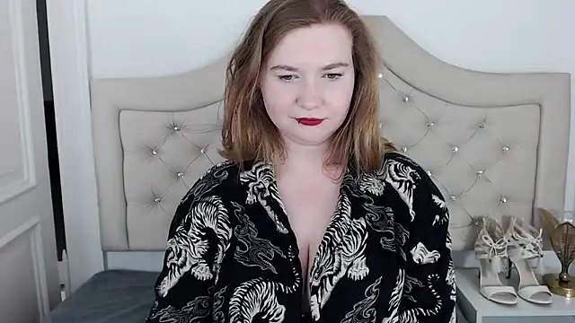 LaraDream online show from 02-06-25, 11:48