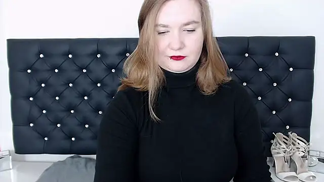 LaraDream online show from 02-11-25, 08:42