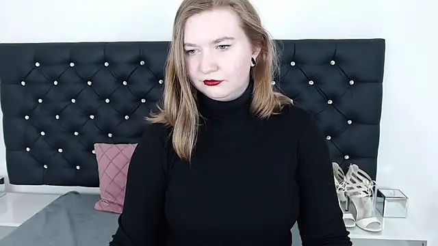 LaraDream online show from 02-13-25, 01:29