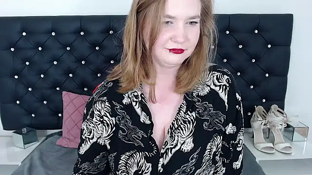 LaraDream online show from 02-14-25, 01:45