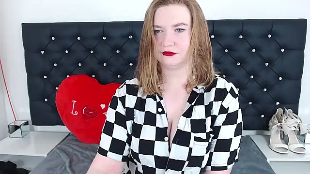 LaraDream online show from 02-14-25, 07:02