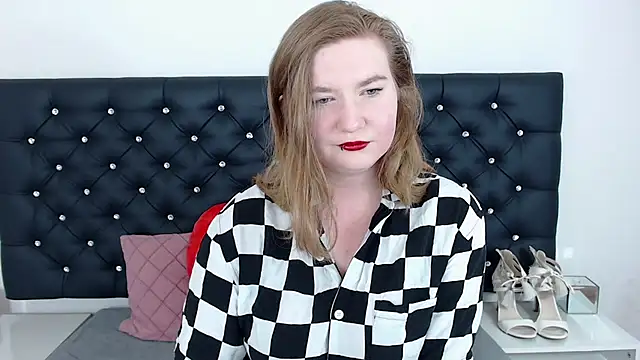 LaraDream online show from 02-17-25, 07:10