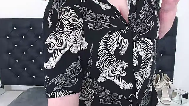 LaraDream online show from 02-21-25, 05:56