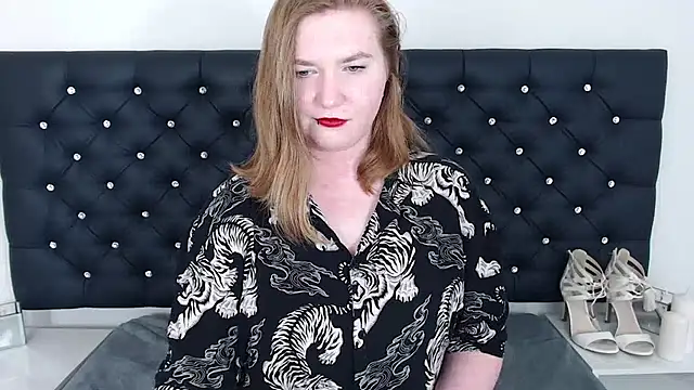 LaraDream online show from 02-28-25, 01:47