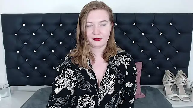 LaraDream online show from 02-28-25, 07:58