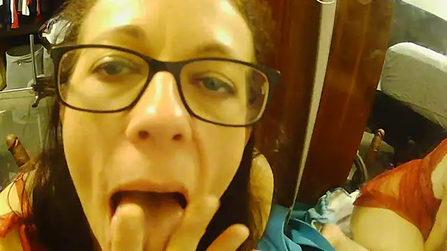 Snapshot of PartyPawgGirl420 chatting on 06-08-26, 01:28 PartyPawgGirl420 online show from 06-08-26, 01:28