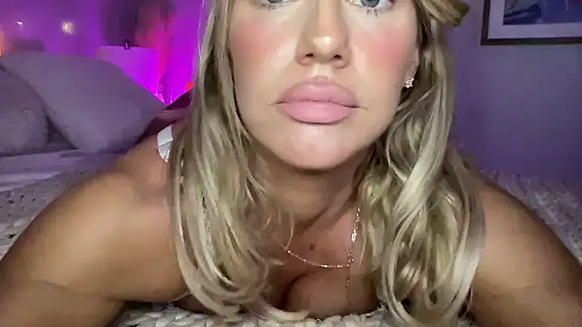 Fitnessbabe69 online show from 03-11-25, 08:41