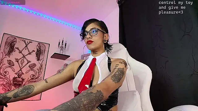 luci fer devil online show from 11-14-25, 01:37