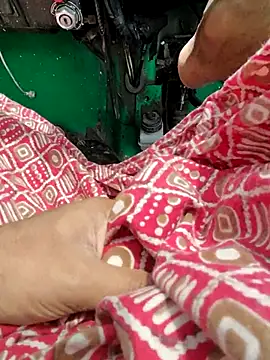 Snapshot of Kolkata___Boy chatting on 09-14-25, 04:44 Kolkata Boy online show from 09-14-25, 04:44