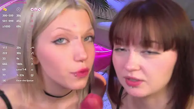 Snapshot of Wildneck chatting on 12-21-24, 12:59 Wildneck online show from 12-21-24, 12:59