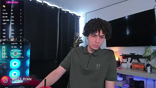 Snapshot of bigryann23 chatting on 12-24-24, 04:30 bigryann23 online show from 12-24-24, 04:30