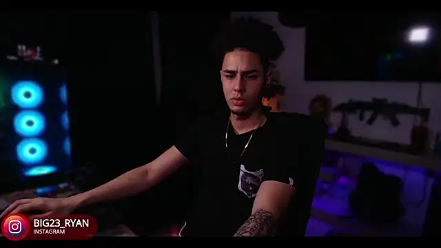 Snapshot of bigryann23 chatting on 01-17-25, 01:36 bigryann23 online show from 01-17-25, 01:36