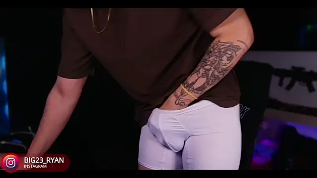 Snapshot of bigryann23 chatting on 01-18-25, 01:08 bigryann23 online show from 01-18-25, 01:08