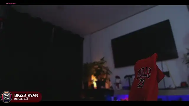 Snapshot of bigryann23 chatting on 02-09-25, 02:38 bigryann23 online show from 02-09-25, 02:38