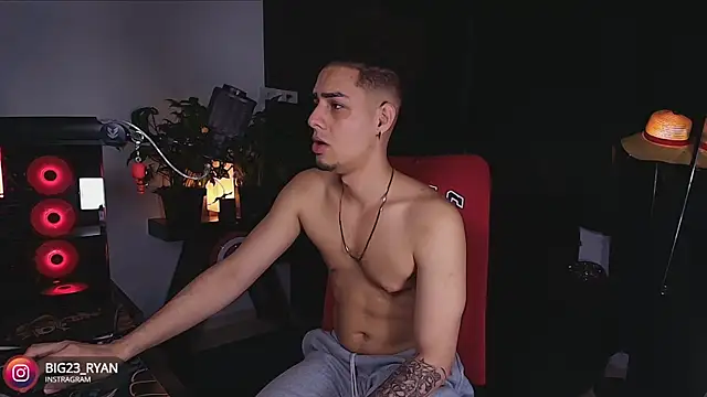 Snapshot of bigryann23 chatting on 03-14-25, 03:37 bigryann23 online show from 03-14-25, 03:37