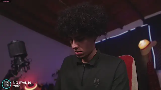 Snapshot of bigryann23 chatting on 09-19-25, 01:18 bigryann23 online show from 09-19-25, 01:18