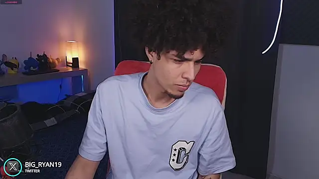 Snapshot of bigryann23 chatting on 10-12-25, 04:11 bigryann23 online show from 10-12-25, 04:11